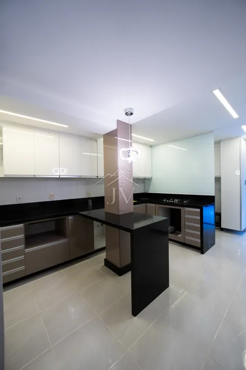 Cozinha com ilha central