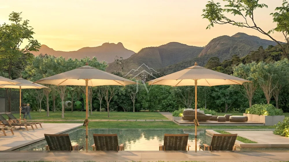 Piscina com vista para a serra (imagem ilustrativa)